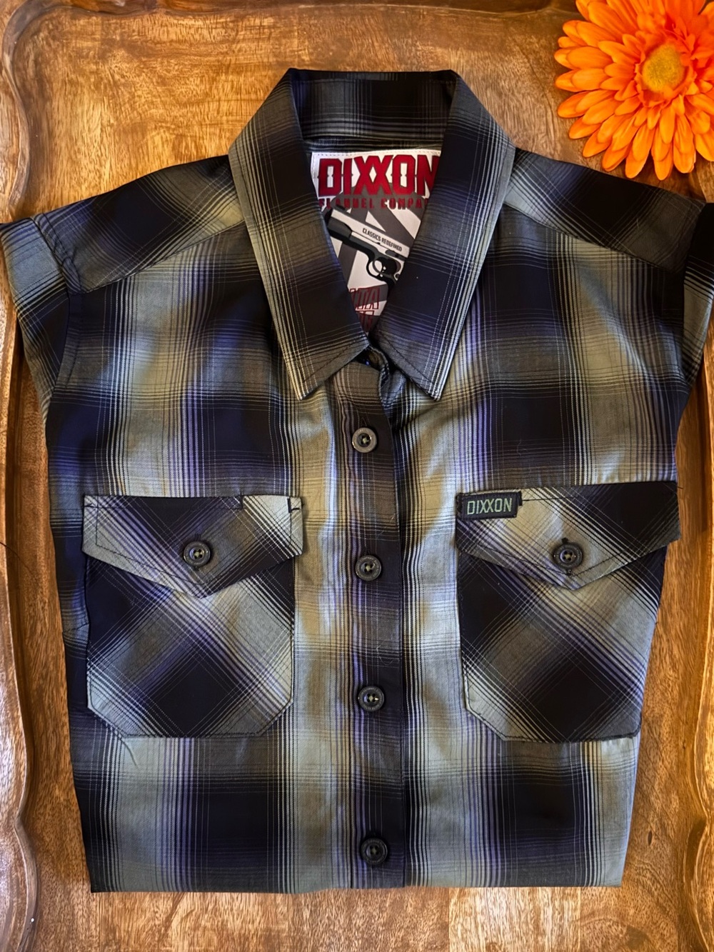 Dixxon Black & Gray Women's Plaid Button-Up Shirt